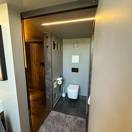 172 Qm Luxus Penthouse Stadtmitte, Sauna, Fitness Apartman *